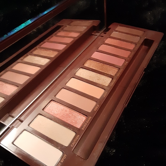 Urban Decay Cherry - Picture 2 of 2